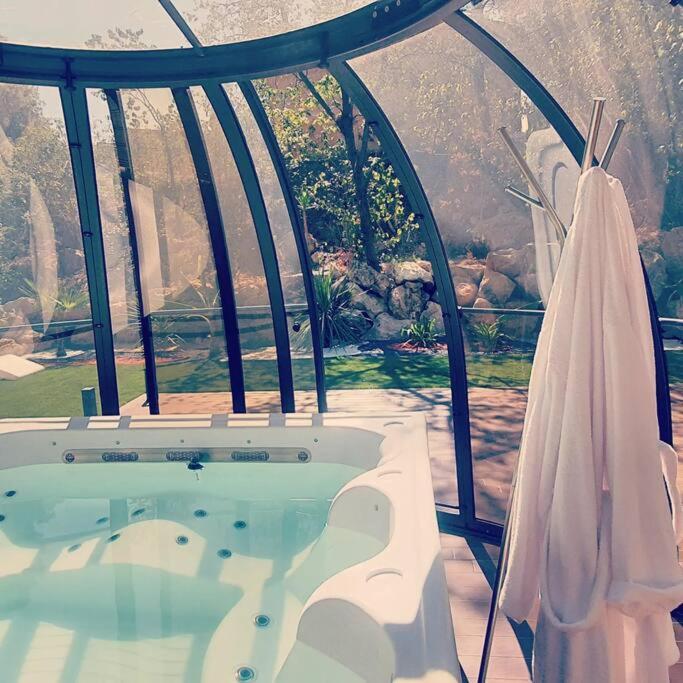 La Bonne Etoile Marseille ! Hebergement Romantique ! Jacuzzi Et Piscine Exterior photo
